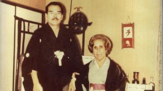 Yoshigei Nakatani y su esposa