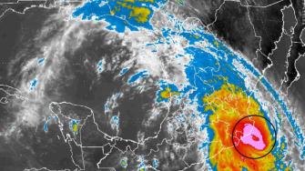 La agencia pronostica un total de 13 a 19 tormentas con nombre propio, con vientos de 63 km/h o superiores.
Para más información del tema, visita:https://www.eleconomista.com.mx/internacionales/estados-unidos-preve-temporada-huracanes-intensa-normal-agencia-climatica-20250522-760280.html
¡Síguenos en nuestras redes sociales para mantenerte informado!
Twitter: https://twitter.com/eleconomista
Facebook: https://www.facebook.com/ElEconomista.mx
Instagram: https://www.instagram.com/eleconomistamx
LinkedIn: https://www.linkedin.com/company/el-economista/
#ElEconomista #EETV