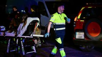 El percance comenzó en una habitación baja en el edificio, hacia las 11:00 de la noche del viernes
Para más información del tema, visita:
https://www.eleconomista.com.mx/internacionales/incendio-residencia-ancianos-espana-deja-muerto-22-hospitalizados-20250607-762649.html
¡Síguenos en nuestras redes sociales para mantenerte informado!
Twitter: https://twitter.com/eleconomista
Facebook: https://www.facebook.com/ElEconomista.mx
Instagram: https://www.instagram.com/eleconomistamx
LinkedIn: https://www.linkedin.com/company/el-economista/
T
#ElEconomista #EETV