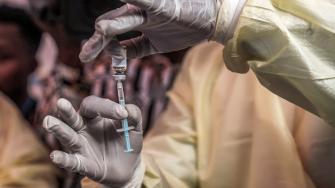 No obstante, la OMS señala que la transmisión comunitaria del mpox del clado Ib sigue limitada a los países de África Central y Oriental.
Para más información del tema, visita: https://www.eleconomista.com.mx/internacionales/oms-reporta-6-800-casos-mpox-mayo-foco-africa-20250627-765672.html
¡Síguenos en nuestras redes sociales para mantenerte informado!
Twitter: https://twitter.com/eleconomista
Facebook: https://www.facebook.com/ElEconomista.mx
Instagram: https://www.instagram.com/eleconomistamx
LinkedIn: https://www.linkedin.com/company/el-economista/
#ElEconomista #EETV #VirueladelMono