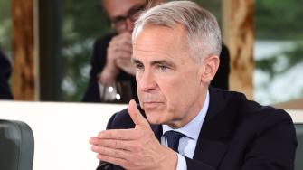 El primer ministro de Canadá, Mark Carney, abogó por tender puentes luego de que el presidente estadounidense, Donald Trump, anunció la ruptura unilateral y "con efecto inmediato" de las negociaciones comerciales con el país vecino.
Para más información del tema, visita: https://www.eleconomista.com.mx/empresas/canada-busca-continuar-complejas-negociaciones-eu-negativa-trump-20250627-765678.html
¡Síguenos en nuestras redes sociales para mantenerte informado!
Twitter: https://twitter.com/eleconomista
Facebook: https://www.facebook.com/ElEconomista.mx
Instagram: https://www.instagram.com/eleconomistamx
LinkedIn: https://www.linkedin.com/company/el-economista/
#ElEconomista #EETV