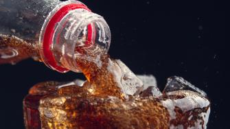 La Organización Mundial de la Salud (OMS) está presionando a los países para que aumenten los precios de las bebidas azucaradas, el alcohol y el tabaco en un 50% en los próximos 10 años a través de impuestos.

Para más información del tema, visita: https://www.eleconomista.com.mx/internacionales/oms-impulsa-alza-50-precios-refrescos-alcohol-tabaco-20250702-766326.html

¡Síguenos en nuestras redes sociales para mantenerte informado!

Twitter: https://twitter.com/eleconomista 
Facebook: https://www.facebook.com/ElEconomista.mx
Instagram: https://www.instagram.com/eleconomistamx
LinkedIn: https://www.linkedin.com/company/el-economista/

#ElEconomista #EETV