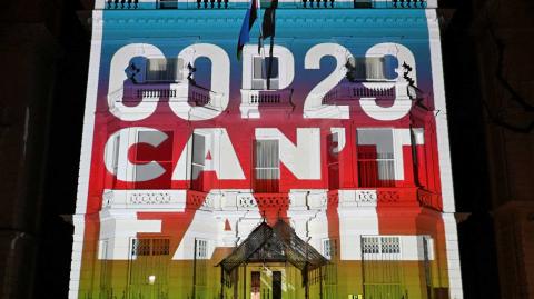 Se ha bautizado a la COP29 como la COP de la financiación. Según un grupo internacional de investigadores en financiación climática, sería necesario movilizar 2,4 billones de dólares para 2030 para los países emergentes (excluyendo China) para programas de transición energética justa, adaptación y resiliencia, pérdidas y daños y conservación y restauración de la naturaleza.

Para más información del tema, visita: https://www.eleconomista.com.mx/arteseideas/cop29-esperar-cumbre-climatica-20241108-733472.html

¡Síguenos en nuestras redes sociales para mantenerte informado!

Twitter: https://twitter.com/eleconomista 
Facebook: https://www.facebook.com/ElEconomista.mx
Instagram: https://www.instagram.com/eleconomistamx
LinkedIn: https://www.linkedin.com/company/el-economista/

#ElEconomista #EETV