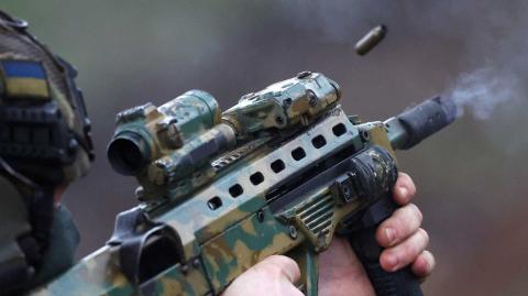 Volodimir Zelenski, afirmó que su país necesita garantías de seguridad de la OTAN y más armas para defenderse antes de una eventual negociación con Rusia.

Para más información del tema, visita: https://www.eleconomista.com.mx/internacionales/eu-anuncia-ayuda-militar-adicional-725-millones-dolares-ucrania-20241202-736597.html

¡Síguenos en nuestras redes sociales para mantenerte informado!

Twitter: https://twitter.com/eleconomista 
Facebook: https://www.facebook.com/ElEconomista.mx
Instagram: https://www.instagram.com/eleconomistamx
LinkedIn: https://www.linkedin.com/company/el-economista/

#ElEconomista #EETV