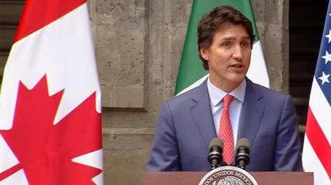 Trudeau ha reconocido este jueves que en esa conversación, de unos 50 minutos, hubo momentos de tensión.

Para más información del tema, visita: https://www.eleconomista.com.mx/internacionales/trudeau-preve-guerra-comercial-trump-siga-futuro-cercano-20250306-749338.html
Twitter: https://twitter.com/eleconomista 
Sitio web: https://www.eleconomista.com.mx/ 
Facebook: https://www.facebook.com/ElEconomista.mx 

#ElEconomista #CapitalHumano #EETV