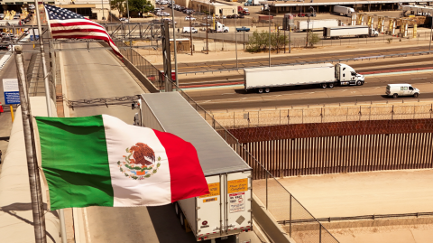 Las aduanas estadounidenses mantendrán el no cobro de este arancel si los productos importados desde México o Canadá cumplen con las reglas de origen del tratado comercial de América del Norte (T-MEC).

Para más información del tema, visita: https://www.eleconomista.com.mx/empresas/canada-mexico-quedan-exentos-aranceles-reciprocos-donald-trump-20250402-753193.html 

¡Síguenos en nuestras redes sociales para mantenerte informado!

Twitter: https://twitter.com/eleconomista 
Facebook: https://www.facebook.com/ElEconomista.mx
Instagram: https://www.instagram.com/eleconomistamx
LinkedIn: https://www.linkedin.com/company/el-economista/

#ElEconomista #EETV