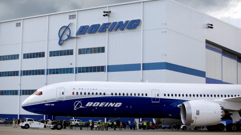 China también pidió a las aerolíneas del país "que detengan todas las compras de equipos y piezas de aviones a empresas estadounidenses".