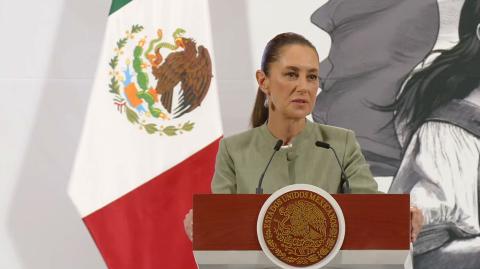 La presidenta de México, Claudia Sheinbaum, exigió este miércoles al gobierno de Estados Unidos transparencia sobre un presunto acuerdo judicial con Ovidio Guzmán, hijo de Joaquín “El Chapo” Guzmán, actualmente procesado en ese país.

Para más información del tema, visita: https://www.eleconomista.com.mx/politica/sheinbaum-exige-estados-unidos-transparencia-sobre-acuerdo-ovidio-guzman-20250514-759017.html

¡Síguenos en nuestras redes sociales para mantenerte informado!

Twitter: https://twitter.com/eleconomista 
Facebook: https://www.facebook.com/ElEconomista.mx
Instagram: https://www.instagram.com/eleconomistamx
LinkedIn: https://www.linkedin.com/company/el-economista/

#ElEconomista #EETV