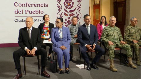 El gabinete de seguridad está investigando el ataque mortal a la la influencer Valeria Márquez mientras retransmitía en directo un vídeo con consejos de belleza en TikTok, dijo la mañana de este jueves la presidenta Claudia Sheinbaum.

Para más información del tema, visita: https://www.eleconomista.com.mx/politica/sheinbaum-confirma-gabinete-seguridad-investiga-asesinato-tiktoker-valeria-marquez-20250515-759213.html

¡Síguenos en nuestras redes sociales para mantenerte informado!

Twitter: https://twitter.com/eleconomista 
Facebook: https://www.facebook.com/ElEconomista.mx
Instagram: https://www.instagram.com/eleconomistamx
LinkedIn: https://www.linkedin.com/company/el-economista/

#ElEconomista #EETV