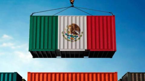 La balanza comercial también anticipa una desaceleración en el consumo, la inversión fija; y por el lado de la oferta, sobre la producción industrial.

Para más información del tema, visita: https://www.eleconomista.com.mx/empresas/exportaciones-mexico-crecen-5-8-abril-incertidumbre-aranceles-estados-unidos-20250525-760638.html 

¡Síguenos en nuestras redes sociales para mantenerte informado!

Twitter: https://twitter.com/eleconomista 
Facebook: https://www.facebook.com/ElEconomista.mx
Instagram: https://www.instagram.com/eleconomistamx
LinkedIn: https://www.linkedin.com/company/el-economista/

#ElEconomista #EETV