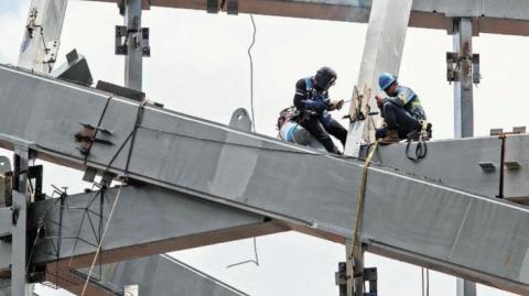 Desde el 2009, cada primer trimestre de año se reportaba una creación de empleo anual positiva, el arranque del 2025 rompió con esa tendencia.

Para más información del tema, visita:https://www.eleconomista.com.mx/capital-humano/mercado-laboral-tuvo-peor-arranque-ano-20250527-760927.html

¡Síguenos en nuestras redes sociales para mantenerte informado!

Twitter: https://twitter.com/eleconomista 
Facebook: https://www.facebook.com/ElEconomista.mx
Instagram: https://www.instagram.com/eleconomistamx
LinkedIn: https://www.linkedin.com/company/el-economista/

#ElEconomista #EETV