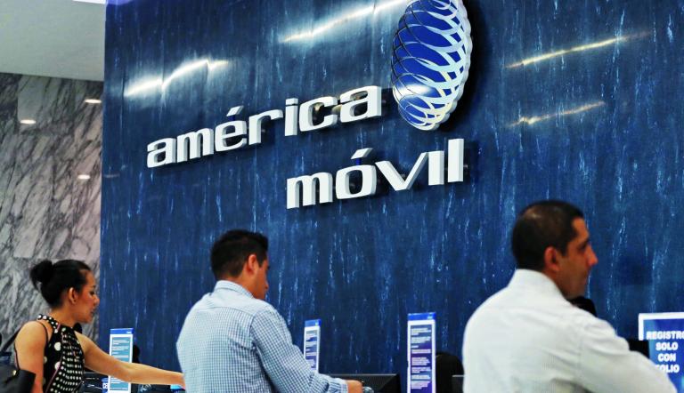 América Móvil ha reportado bajas en sus utilidades trimestrales.