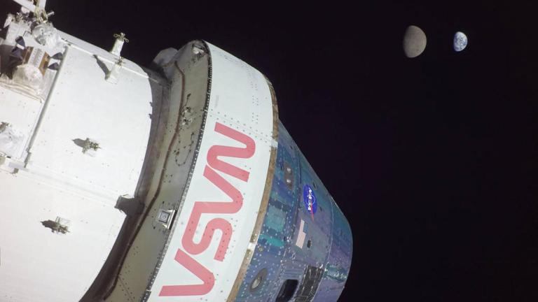 El presidente electo de Estados Unidos, Donald Trump, nombró este miércoles a Jared Isaacman, un multimillonario y estrecho colaborador de Elon Musk, para dirigir la NASA, una agencia estrechamente vinculada a los negocios del fundador de SpaceX.
Para más información del tema, visita: https://www.eleconomista.com.mx/internacionales/trump-escoge-aliado-musk-encabezar-nasa-y-peter-navarro-asesor-comercial-20241204-736889.html
¡Síguenos en nuestras redes sociales para mantenerte informado!
Twitter: https://twitter.com/eleconomista
Facebook: https://www.facebook.com/ElEconomista.mx
Instagram: https://www.instagram.com/eleconomistamx
LinkedIn: https://www.linkedin.com/company/el-economista/
#ElEconomista #EETV